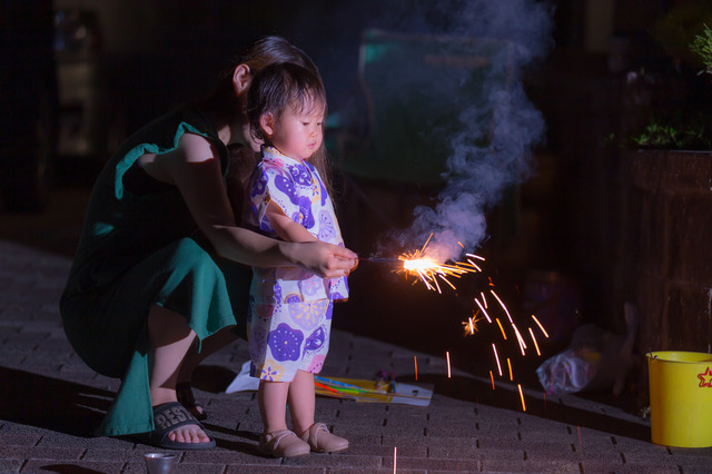 手持ち花火を楽しむ写真を撮るテクニック Photo Like Kids フォトライクキッズ