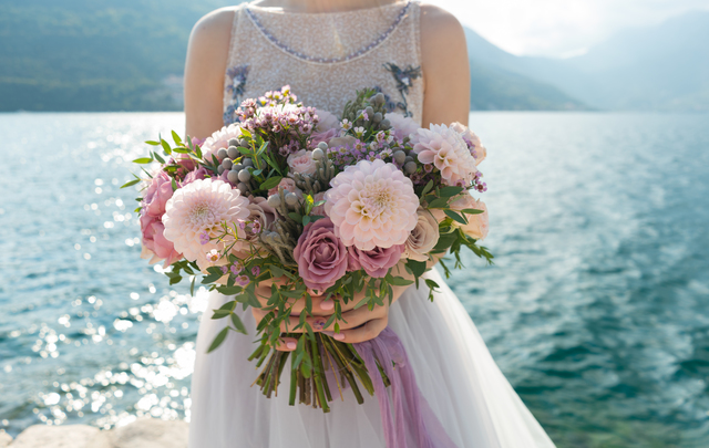 落ち着いた秋の花が魅力のウェディングフォト | Photo Like Wedding